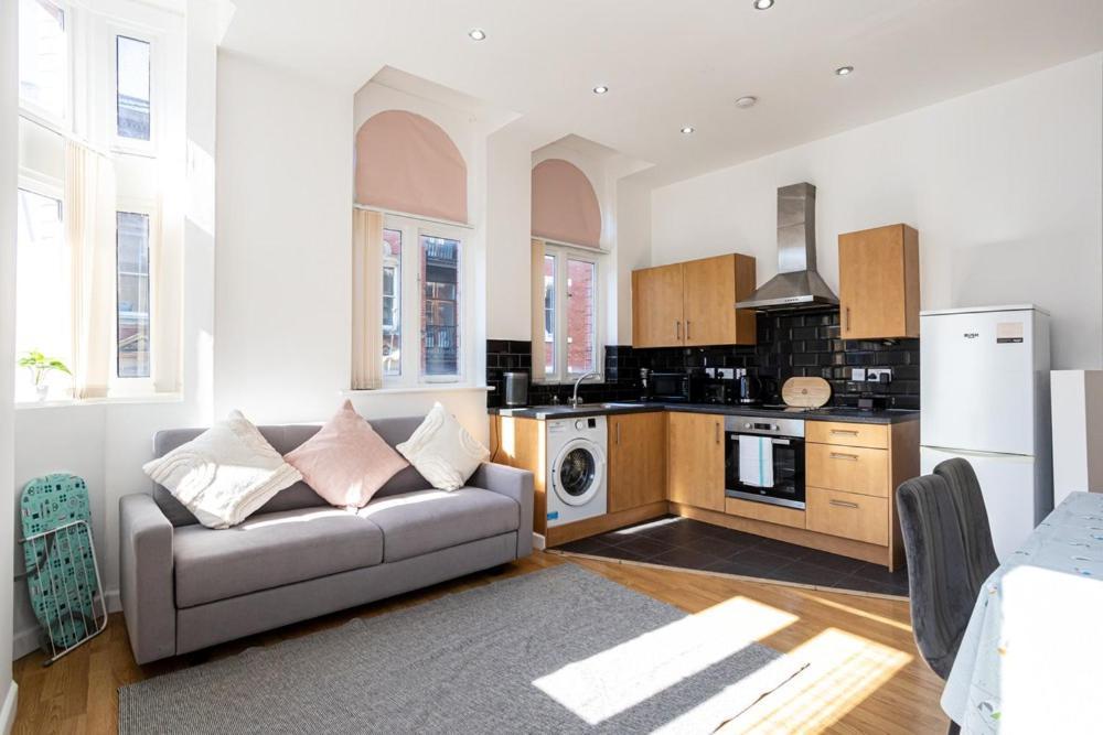 Central Liverpool L1 Экстерьер фото